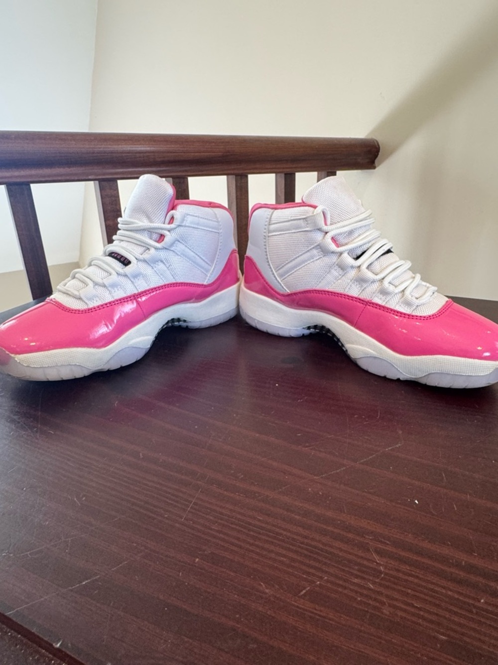 Nike Air Jordan 11 Retro "Barbie Pink" sneakers.  Patent Pink White Youth 5.5 - Picture 12 of 14